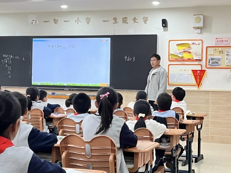任恒飞(1).jpg